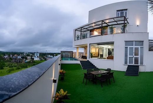 The Amber Villa by Spandan Holiday Homes