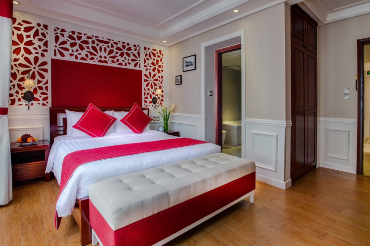 La Beaute de Hanoi Hotel - Tap to explore photos