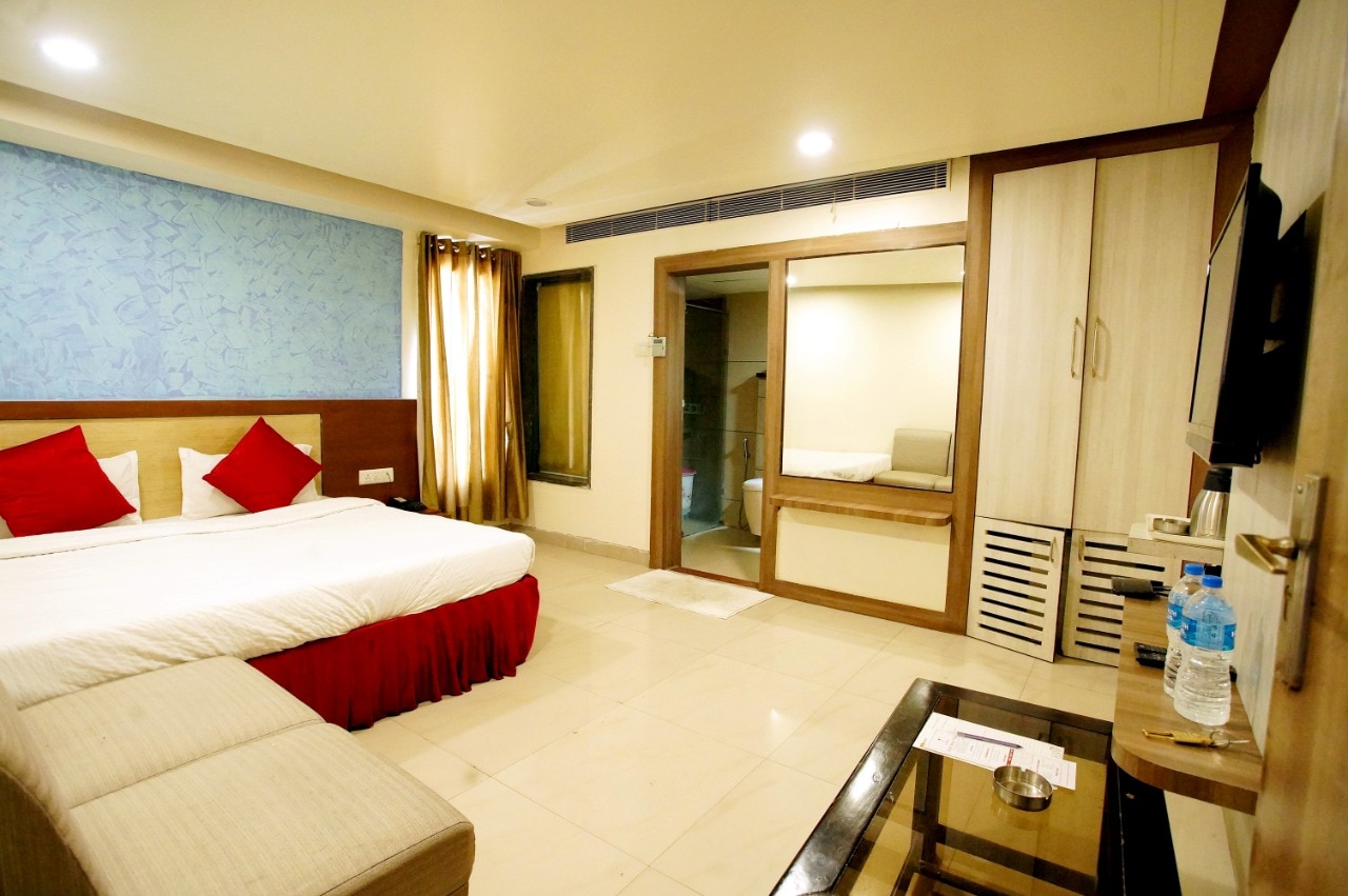 Hotel Amar Vilas  - Tap to explore photos