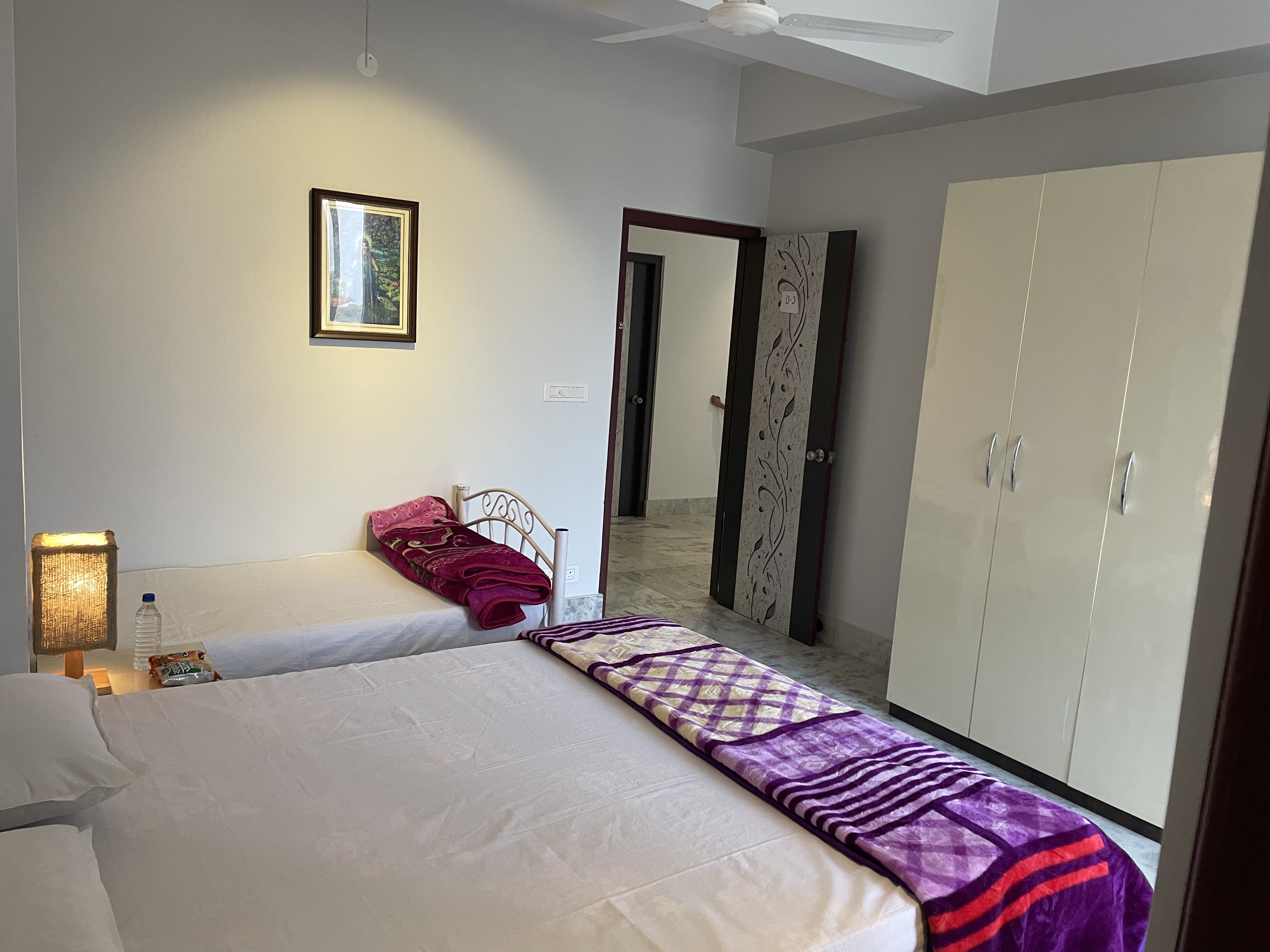 Rupanuga Guest House - Mayapur - Tap to explore photos