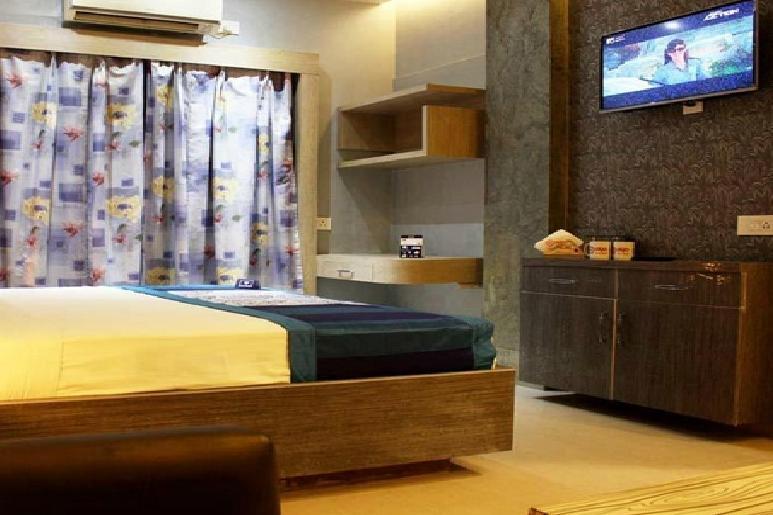 Hotel Mukund Dham - Tap to explore photos