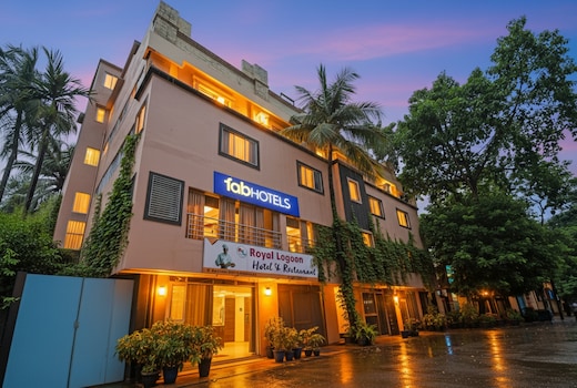 FabHotel Royal Lagoon - Near railway station gate number 1