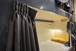 LOFT DORMITORY MALE ONLY, Mumbai