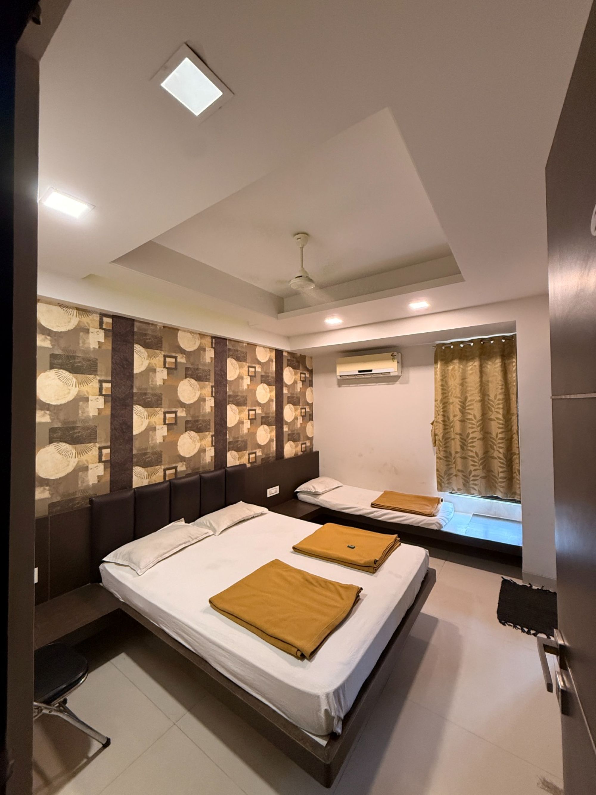 Hotel City Crown