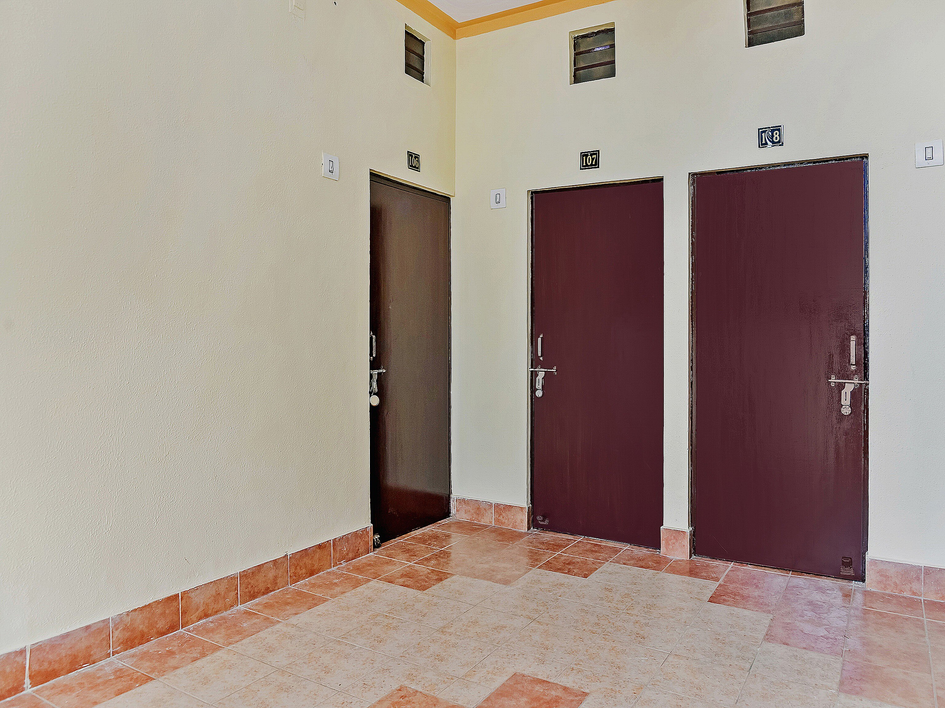 Anupam Guest House - Tap to explore photos