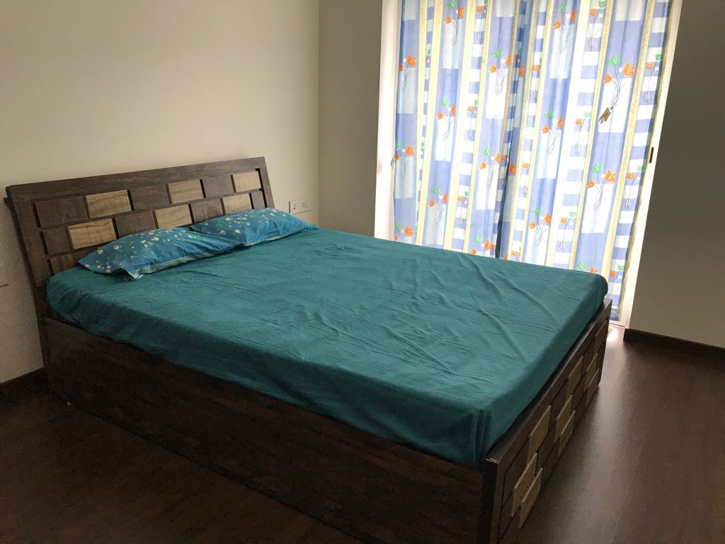 Beautiful 2BHK AC Spacious Flat in Balewadi Pune - Tap to explore photos