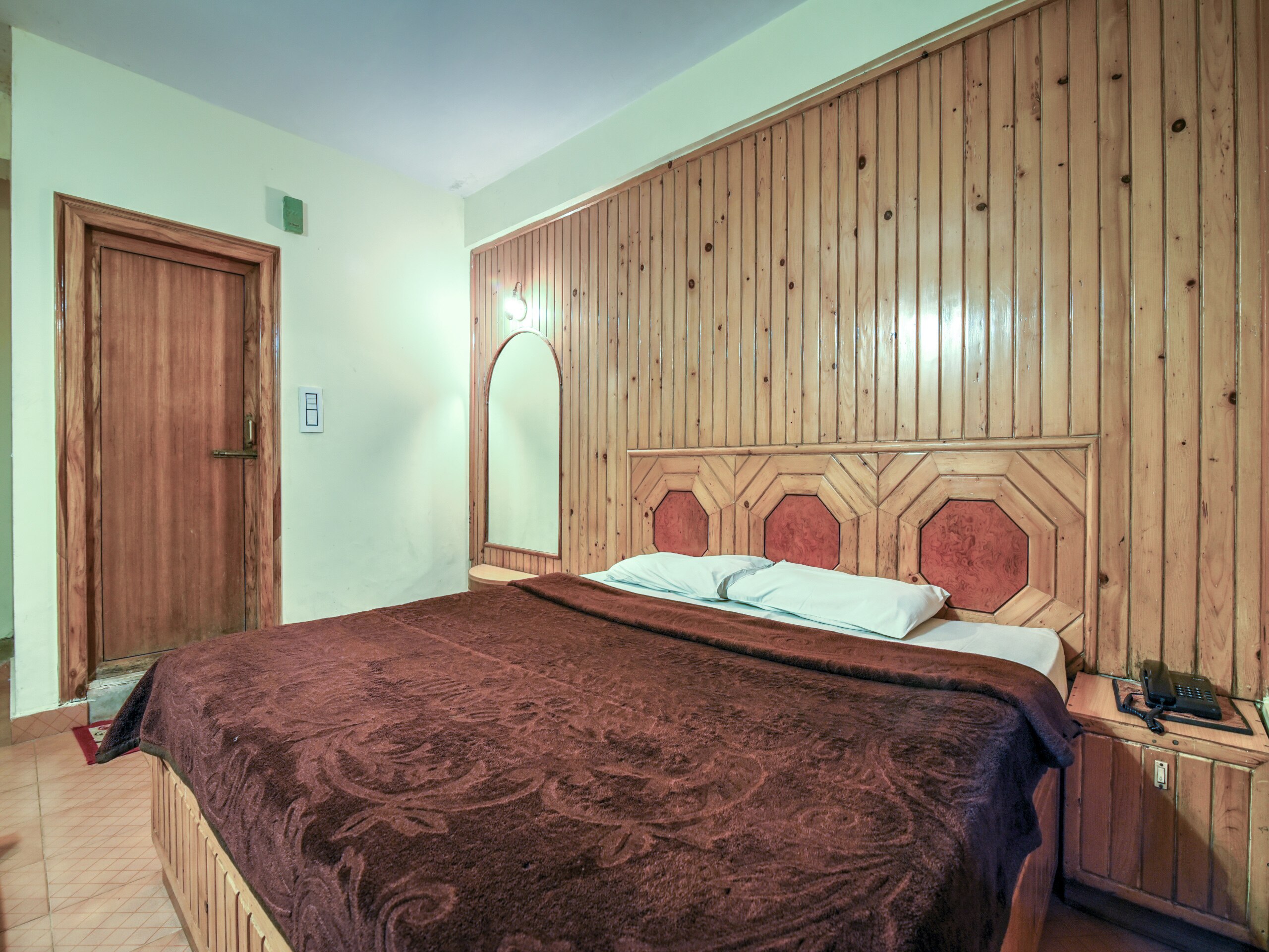 Hotel Sheel - Tap to explore photos