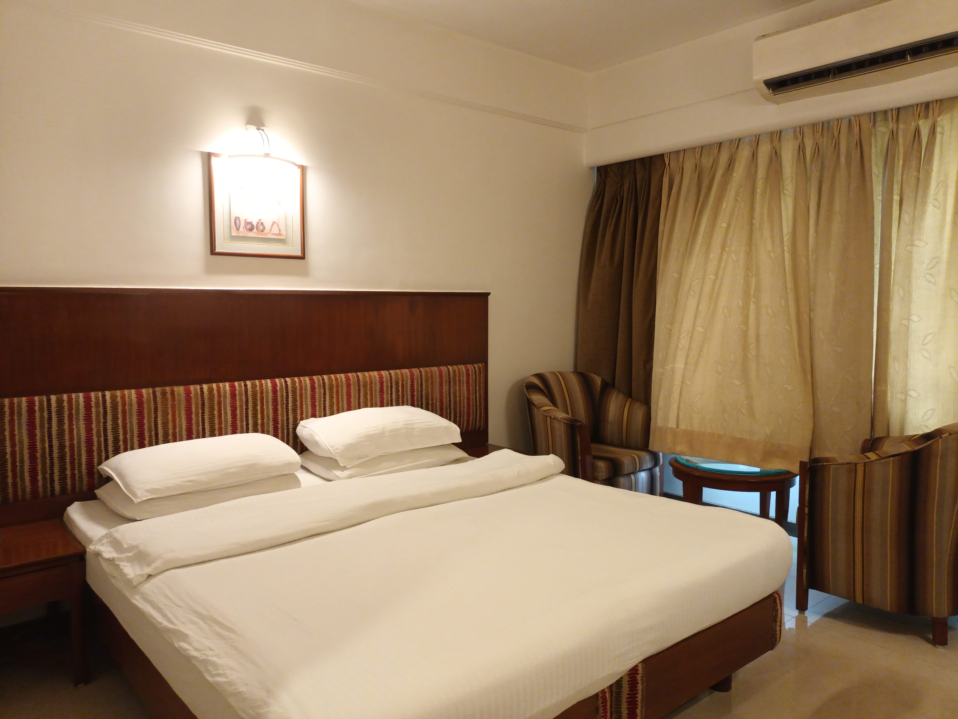 Sapphire Room 1