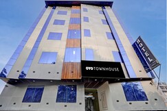 Townhouse Tuessday Suites Nearst Mr Bhatura Bala Sector 122, Noida