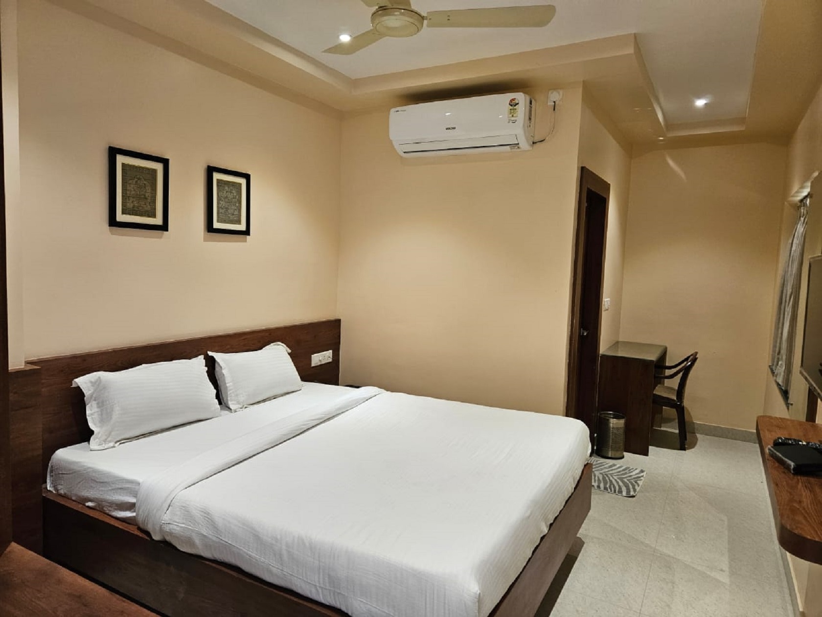 Anshula Hotel and Resorts - Tap to explore photos