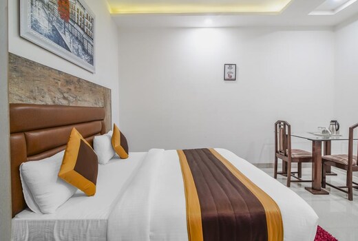 Hotel Gracious Unit Of Hotel Vishesh Delhi Inr 1201 Off 2 5 0 0 Hotel Price Address Reviews