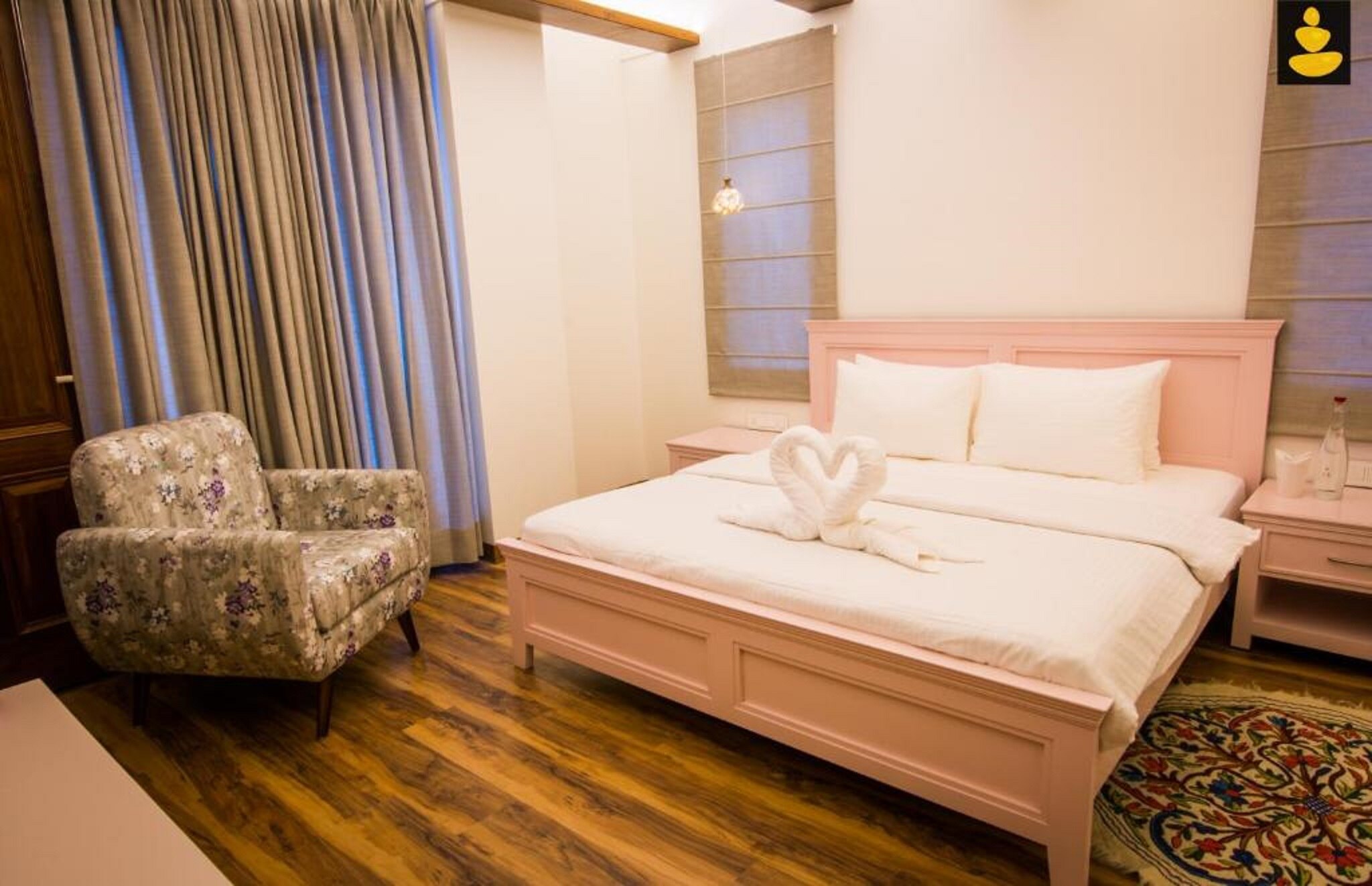 LivingStone 3BHK cottage Kasauli - Tap to explore photos