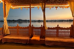 New Peony Houseboat, Srinagar