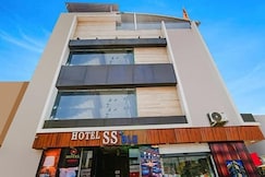 Hotel SS BLU, Indore