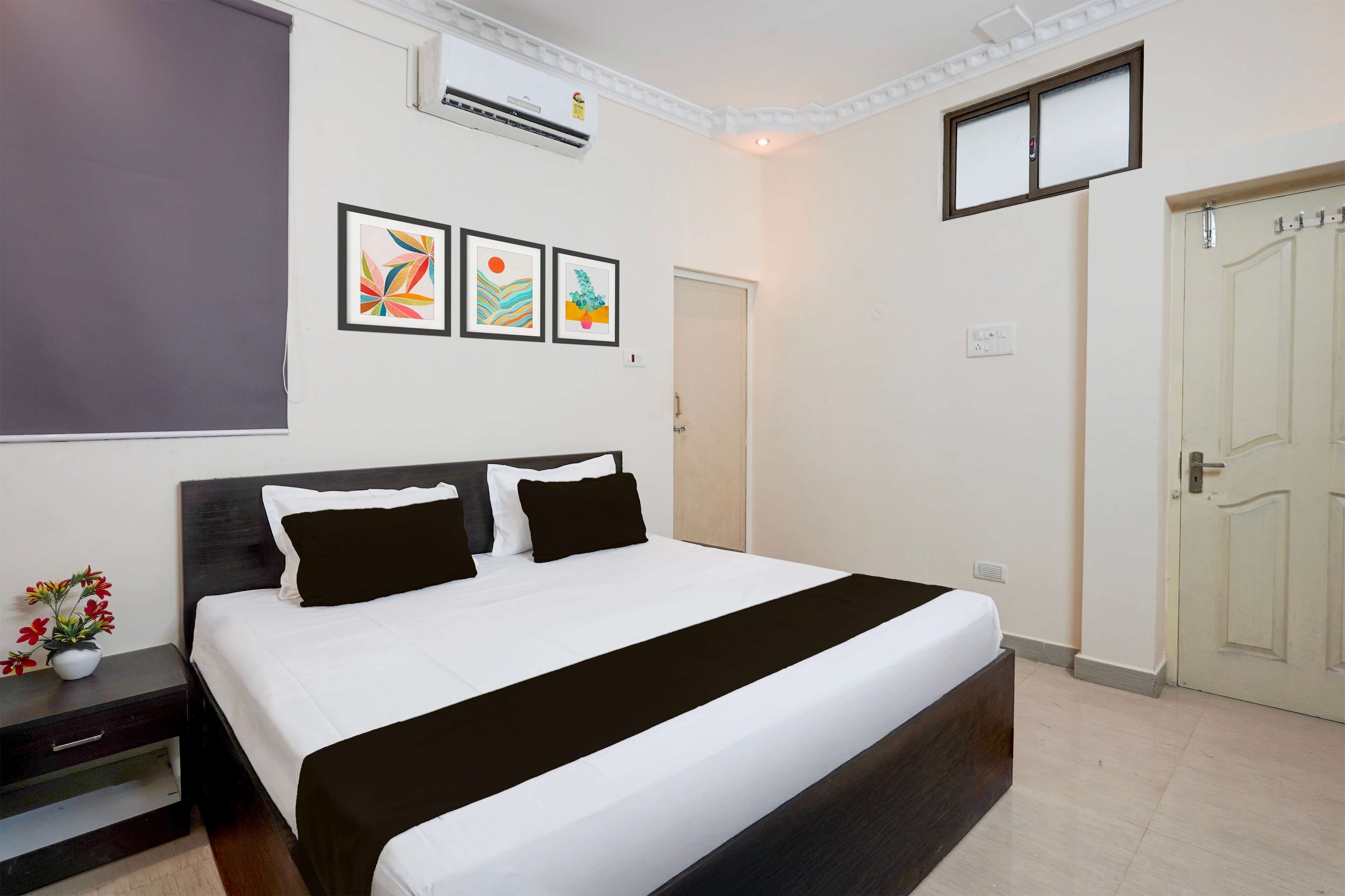 Super Hotel O Janappanchatram - Tap to explore photos