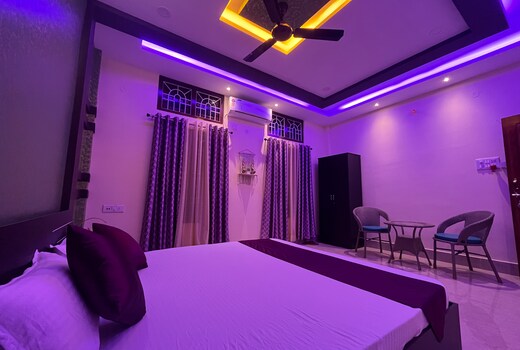 1bhk Private Option AC   Maplewood Homestay