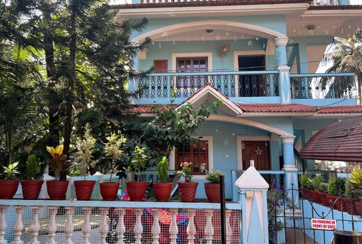 Carmins Guest House