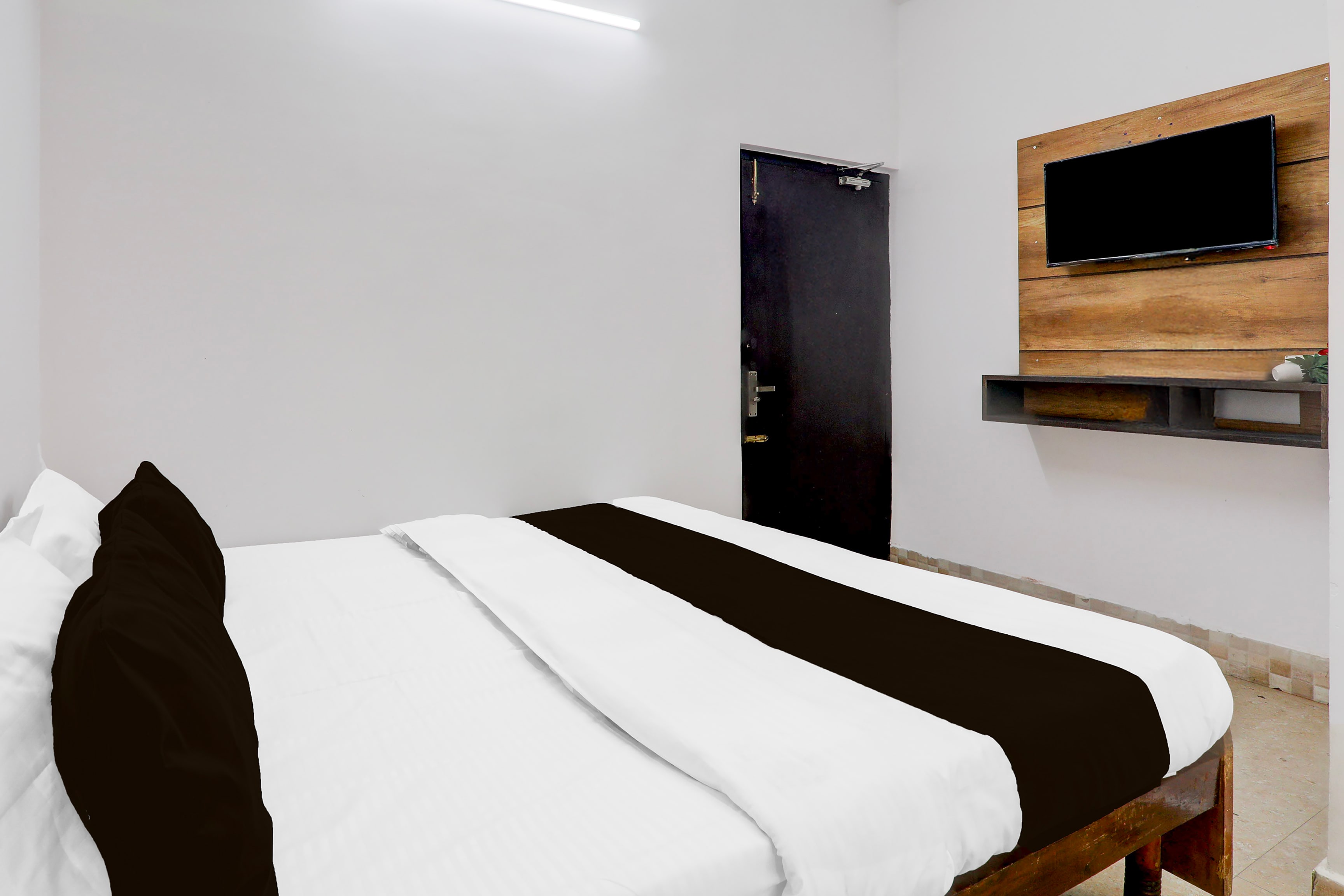 Super Hotel O Insaf Nagar Munshipuliya formerly Vibrant - Tap to explore photos