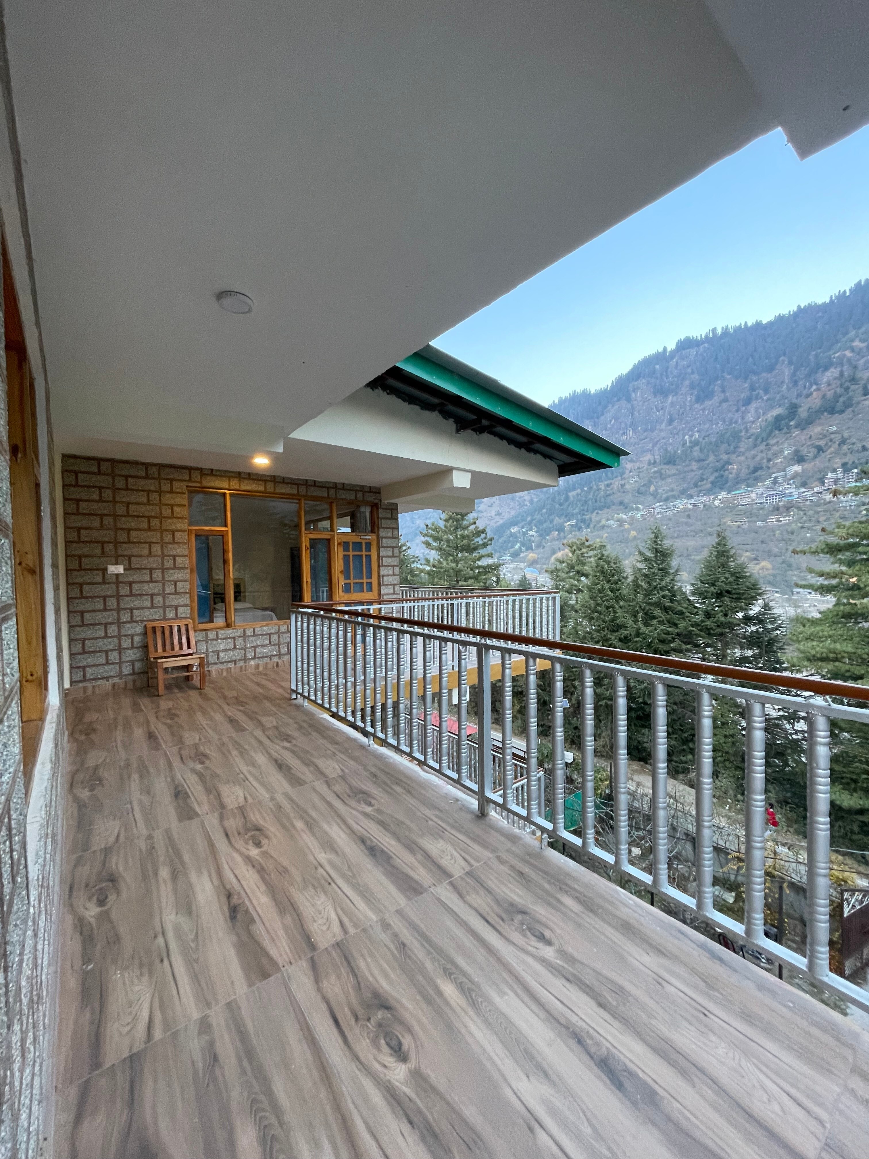 Cloud9 chalet - Tap to explore photos