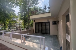 The Blooming Hibiscus Home, Delhi