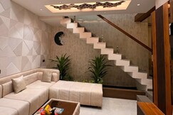 Elegant 4BHK Villa Families only, Indore