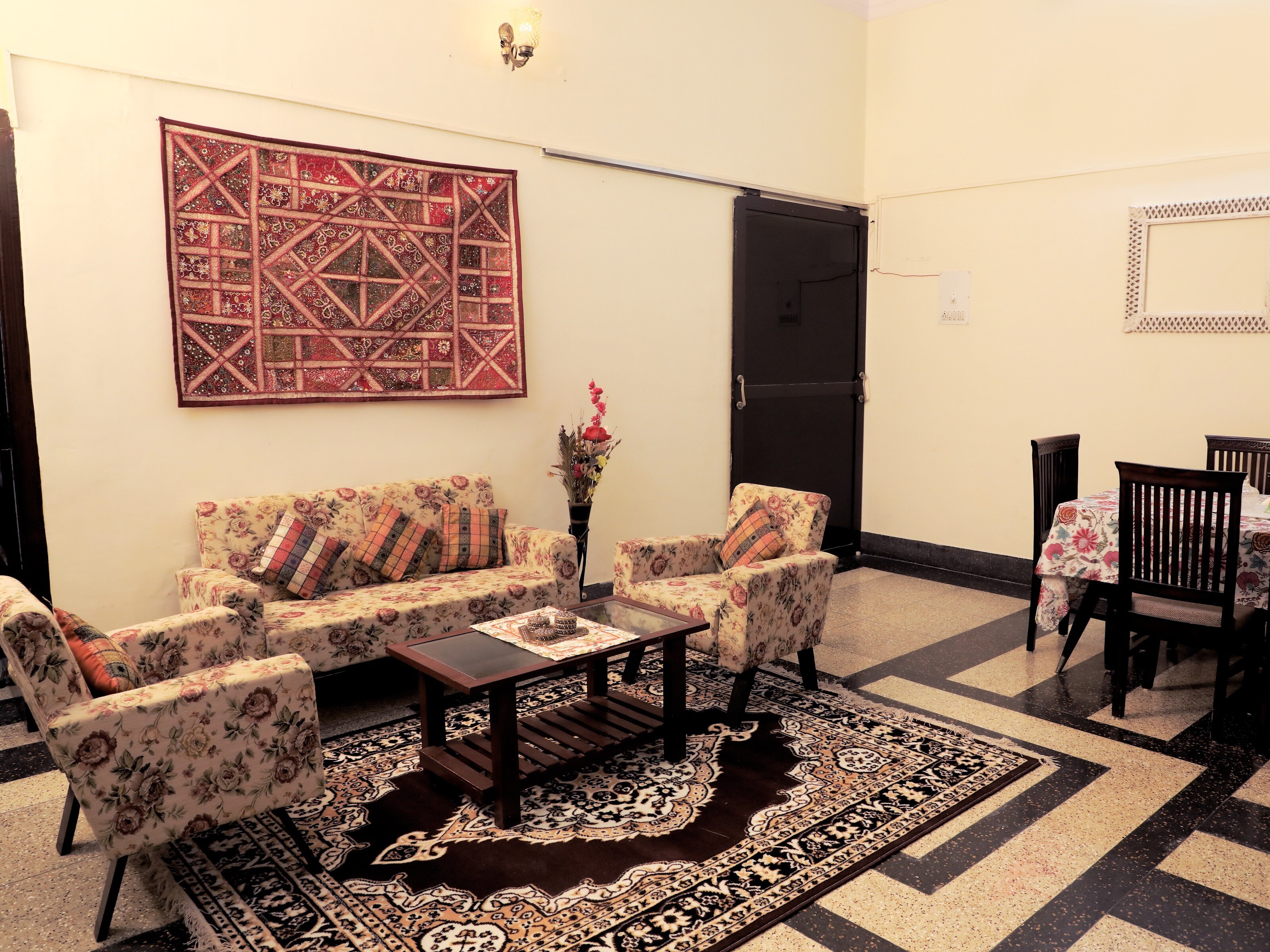 Kishan Villa Homestay - Tap to explore photos