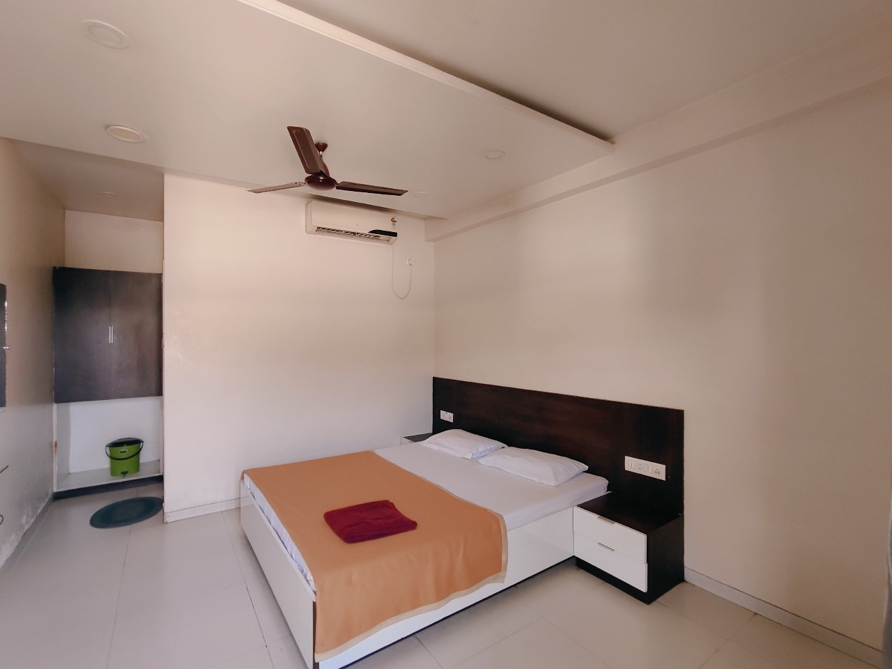 HOTEL SHREE AND LODGING - Tap to explore photos