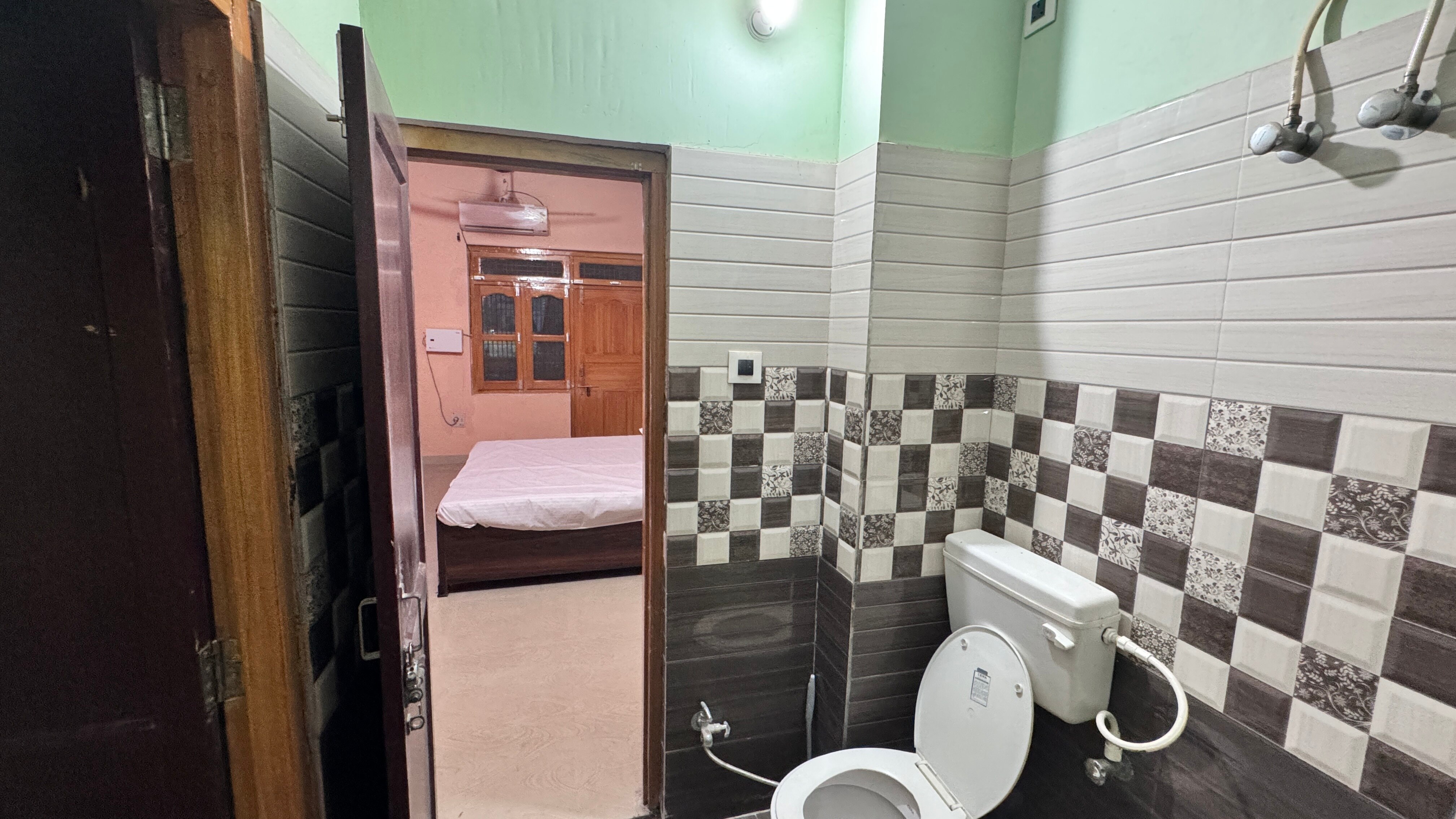 Pragyan guest house - Tap to explore photos