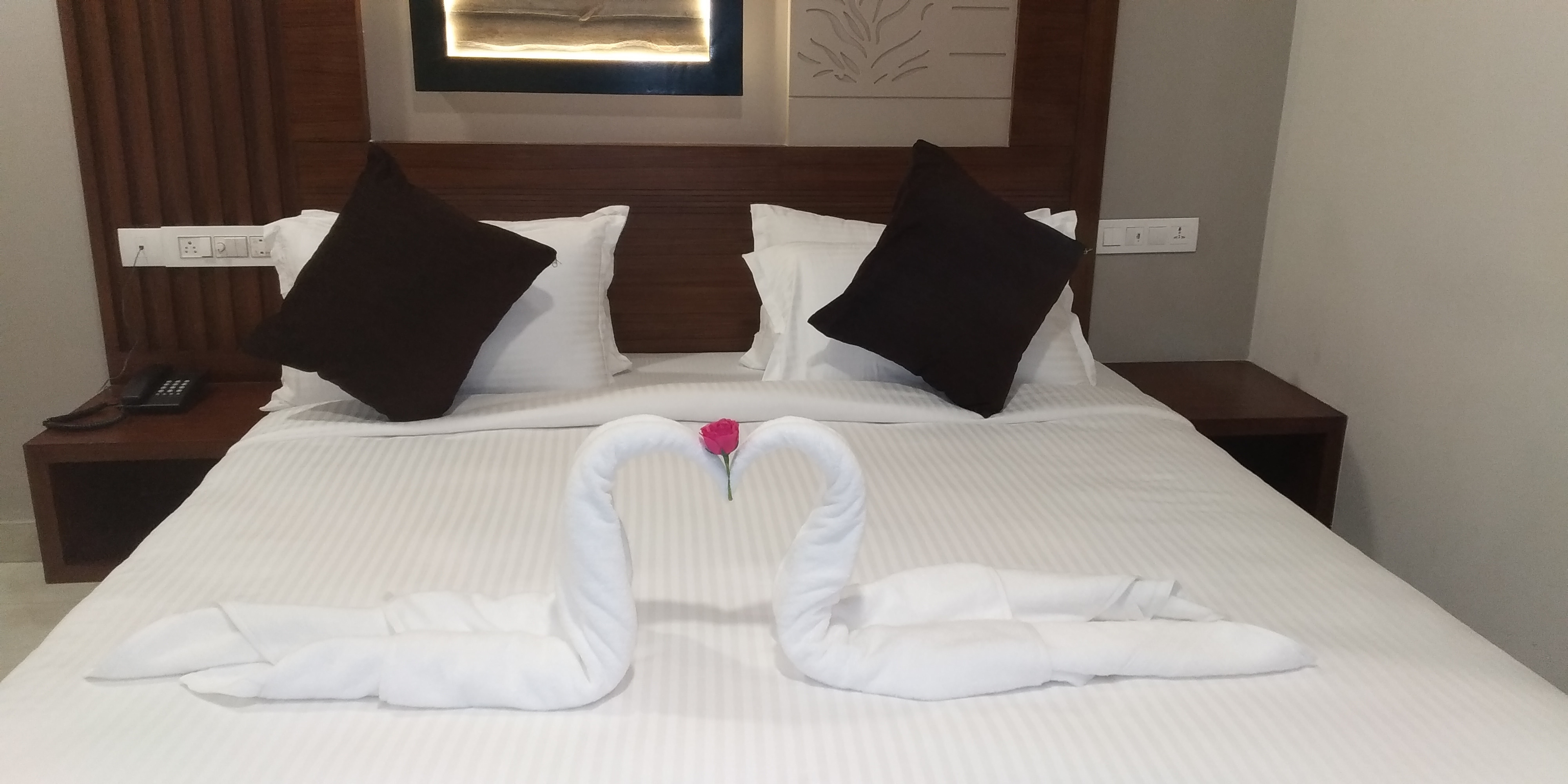 AABIL PALACE BUSINESS HOTEL - Tap to explore photos