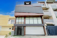 Super Townhouse Meghdoot Garden Formerly Urban Elite, Omkareshwar