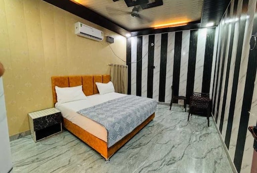 Hotel O The Family Palace