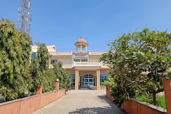 Hotel Sengar Paradise, Orai