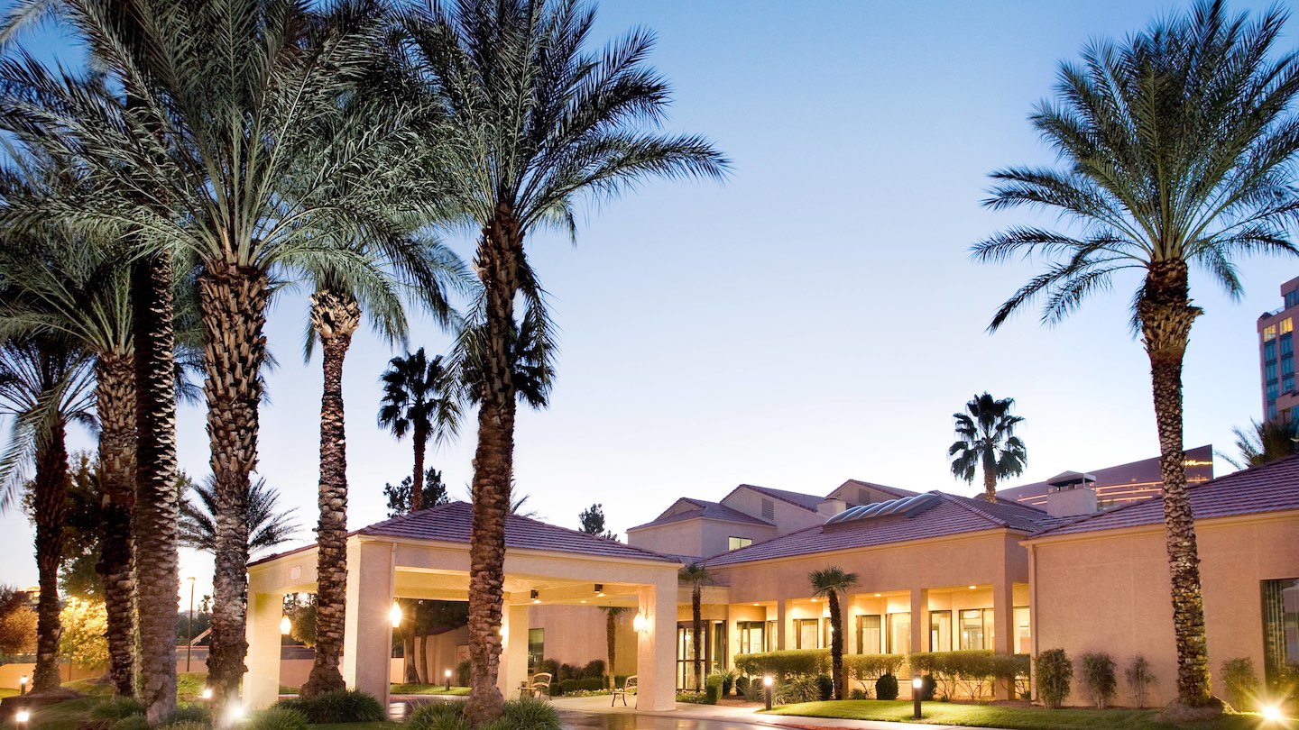 Courtyard by Marriott Las Vegas Convention Center - Tap to explore photos