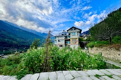 Misfits Hostel & Coworking - 2 Min to Hot Water Spring, Manali