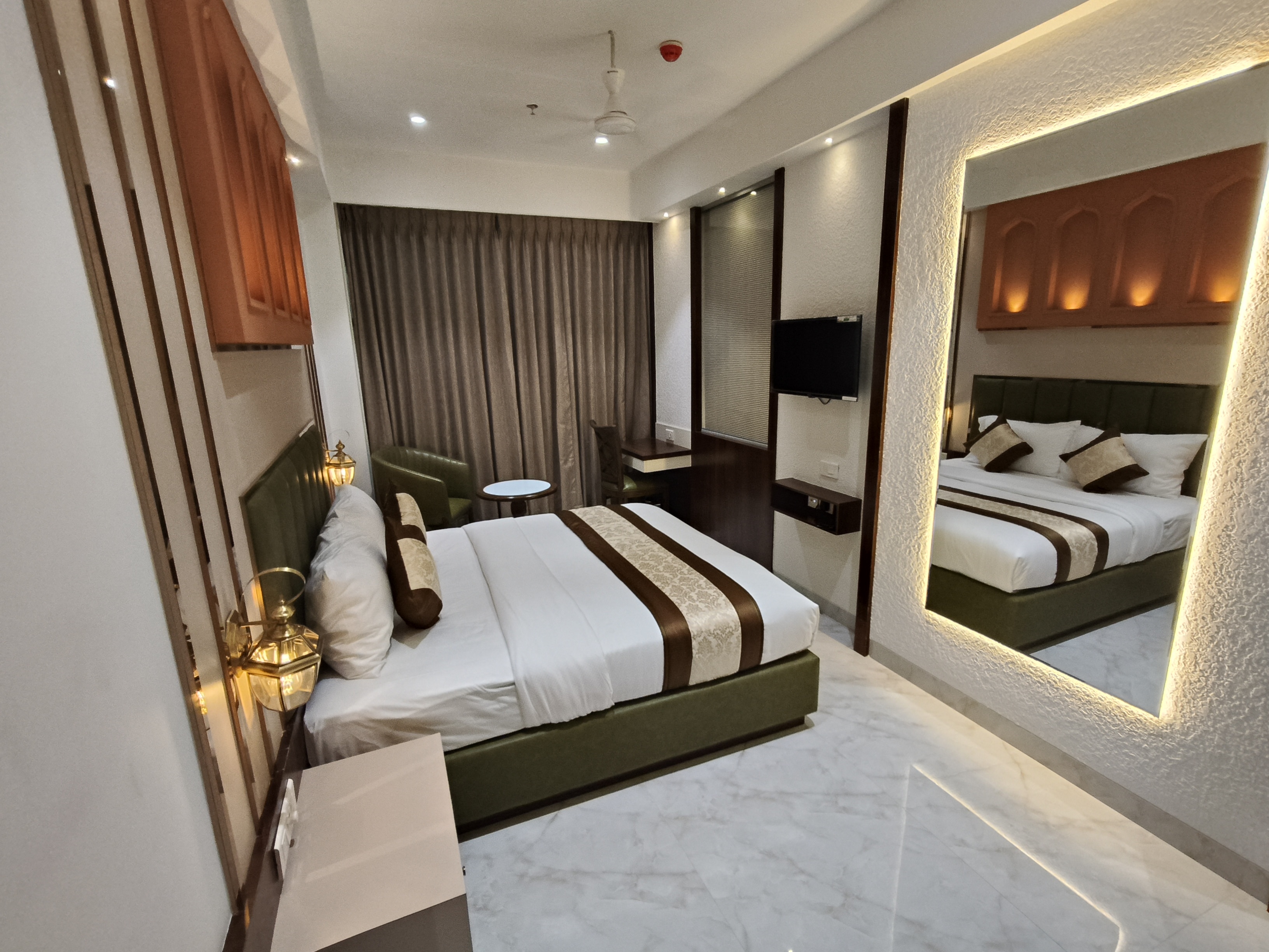 Sonesta Suites - Tap to explore photos