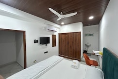 M HYATT KOSGI, Yadgir