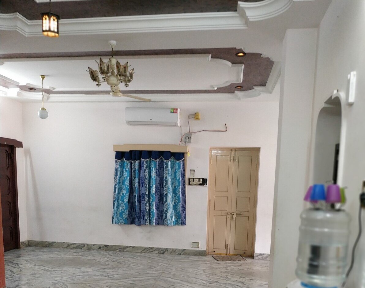 Sri Sai Soudha Guest House - Tap to explore photos