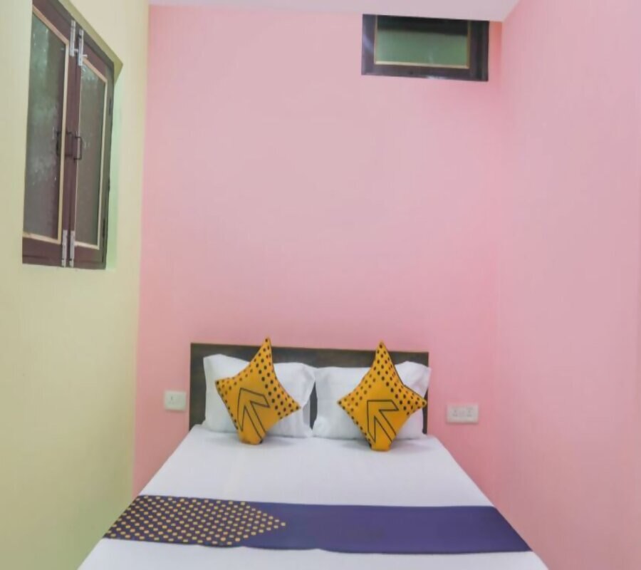 Hotel Shri - Tap to explore photos