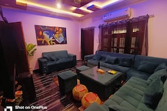 RR Resort Indulge in luxury 2Bhk With kitchen, Gonda