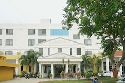 Collection O Sanskruti Resort, Shirdi