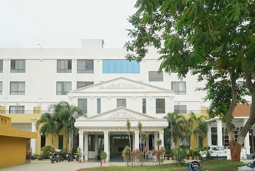 Collection O Sanskruti Resort