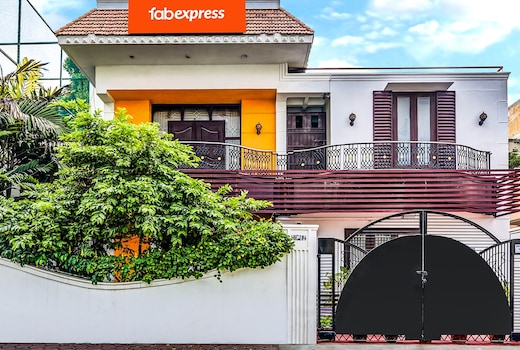 FabExpress Nestlay Rooms - 100M From Velammal Hall, Moggappair