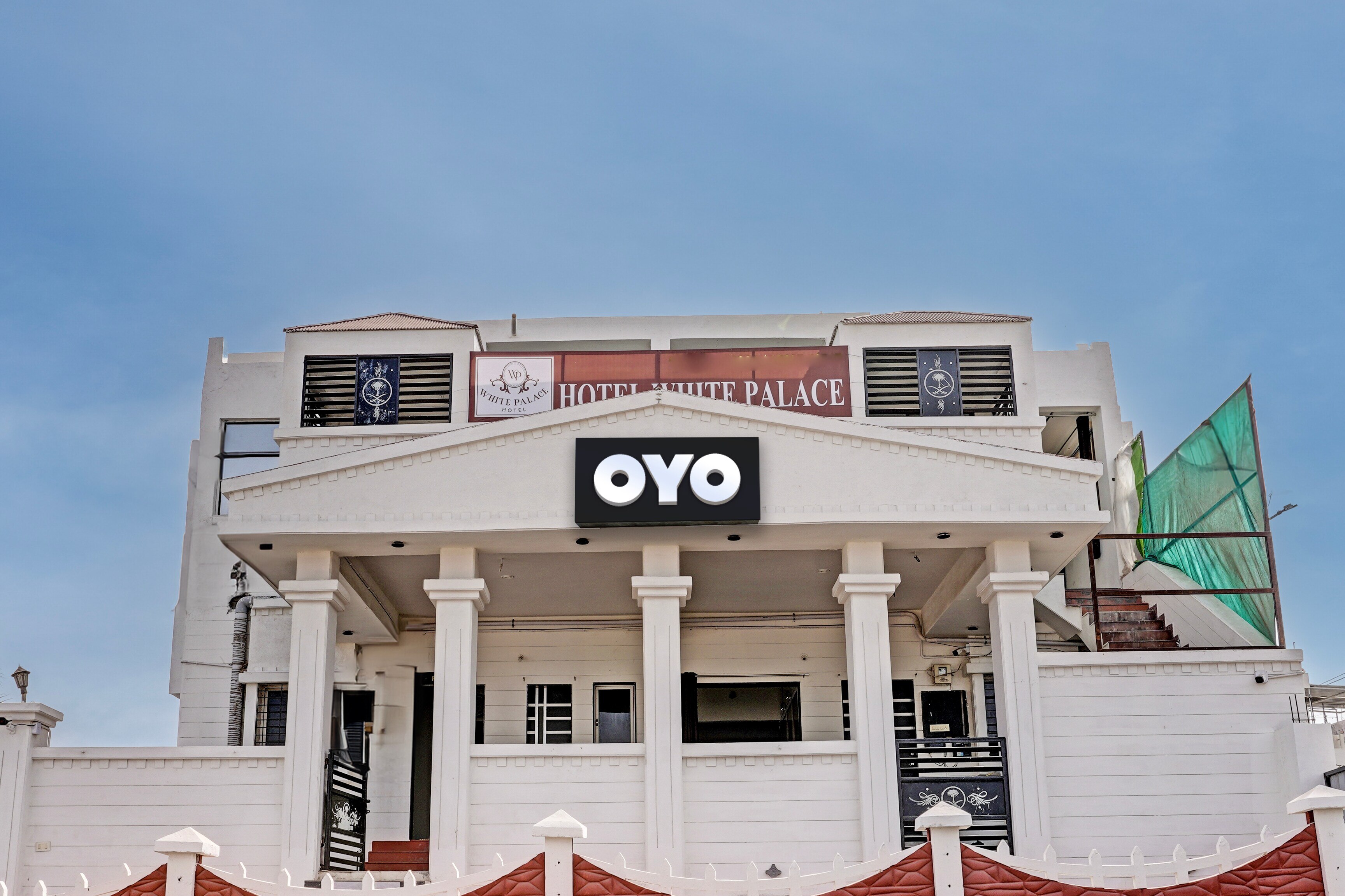 Hotel O White Palace Hotel - Tap to explore photos