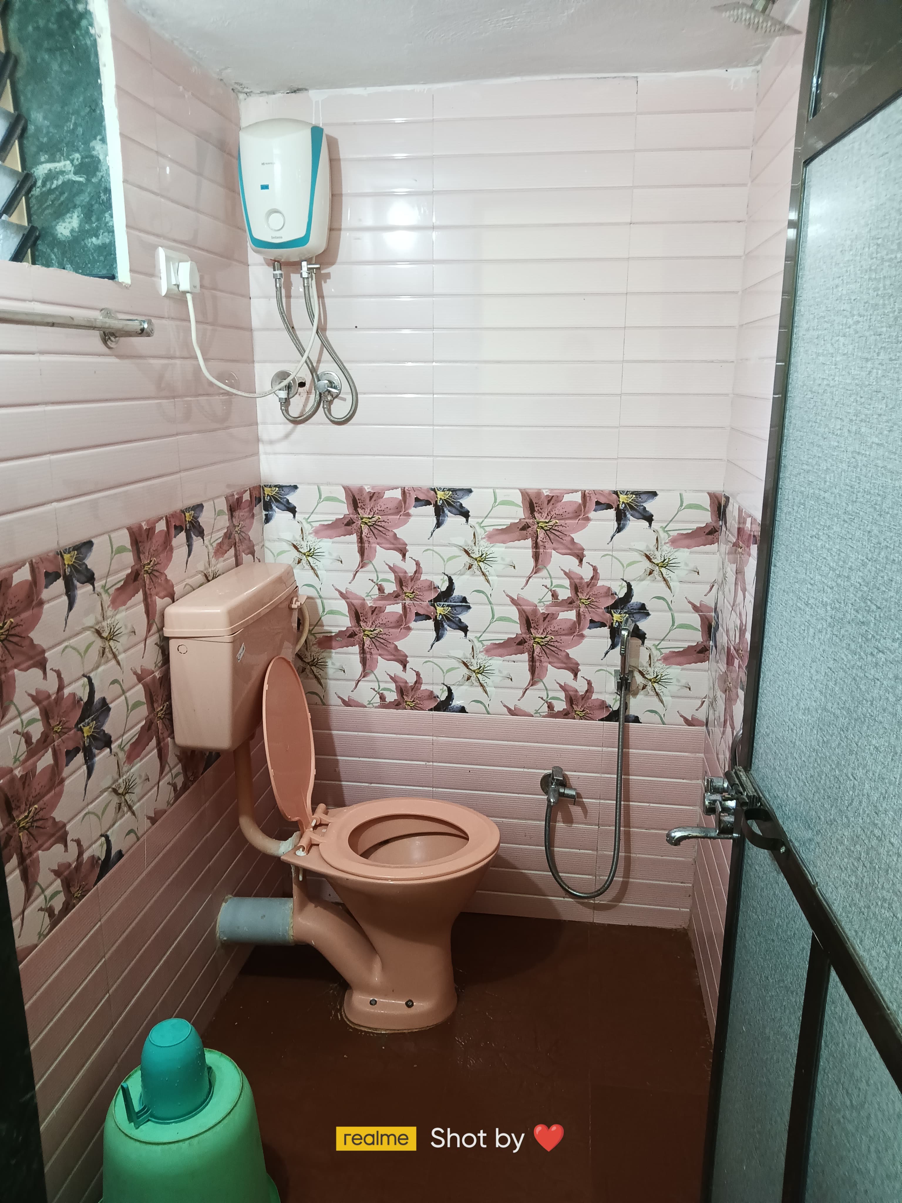 Jayshree Home Stay - Tap to explore photos