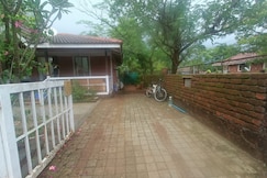 Astonishing Villa, Wadgaon