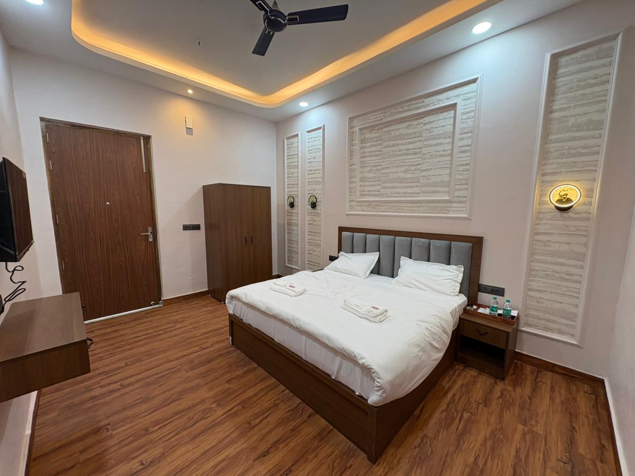 Rajpal Hotels & Resort - Tap to explore photos