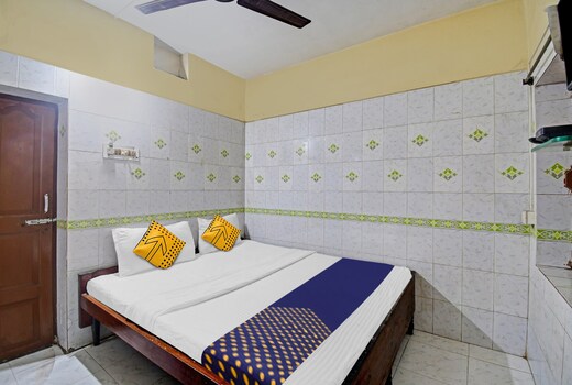 OYO 805742 Vikram Lodge