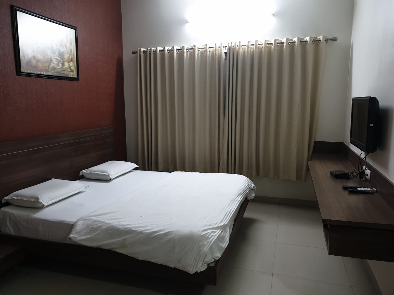 Deluxe Room 1