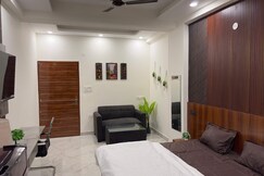Cozy Studio near Medanta Kitchen Wi Fi, Manesar