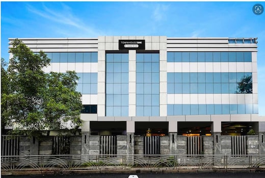 Townhouse Oak Rynjah Market Formerly Classic Comfort Hotel